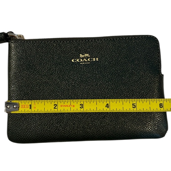 NWT Coach Corner Zip Wristlet in Dark Ivy (Green) - Picture 12 of 13